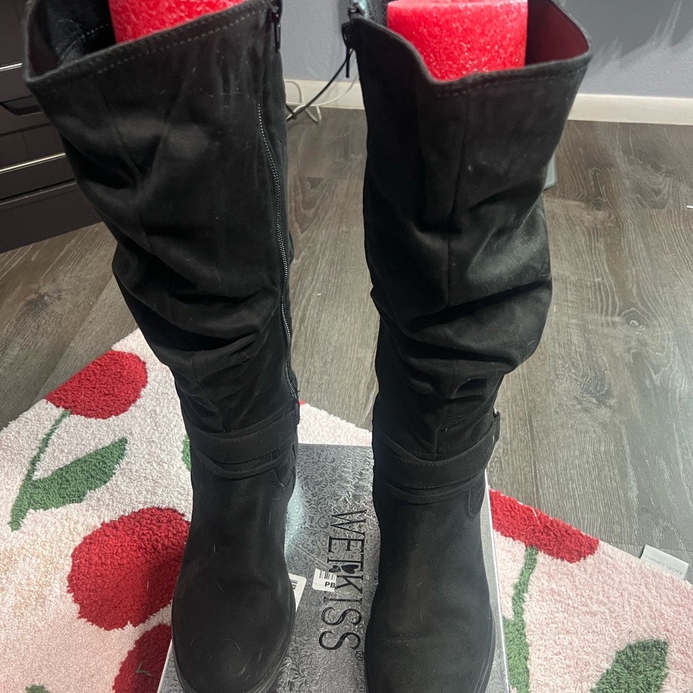 Rulee Women's Black Knee-High Boots